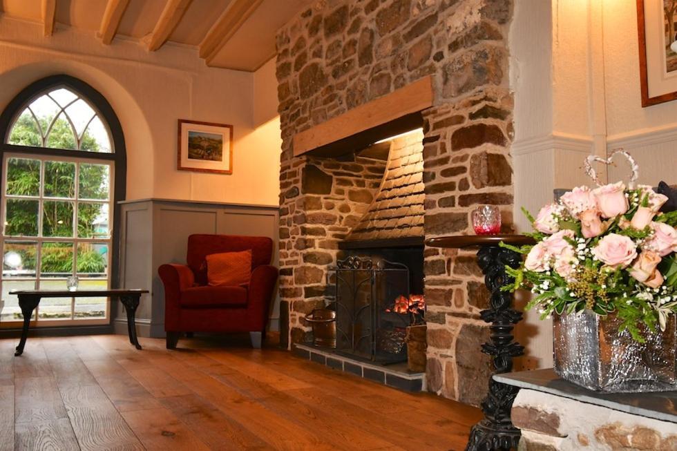 Tudor Lodge Bed & Breakfast Manorbier Ngoại thất bức ảnh