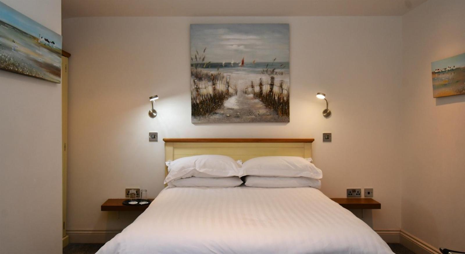 Tudor Lodge Bed & Breakfast Manorbier Ngoại thất bức ảnh