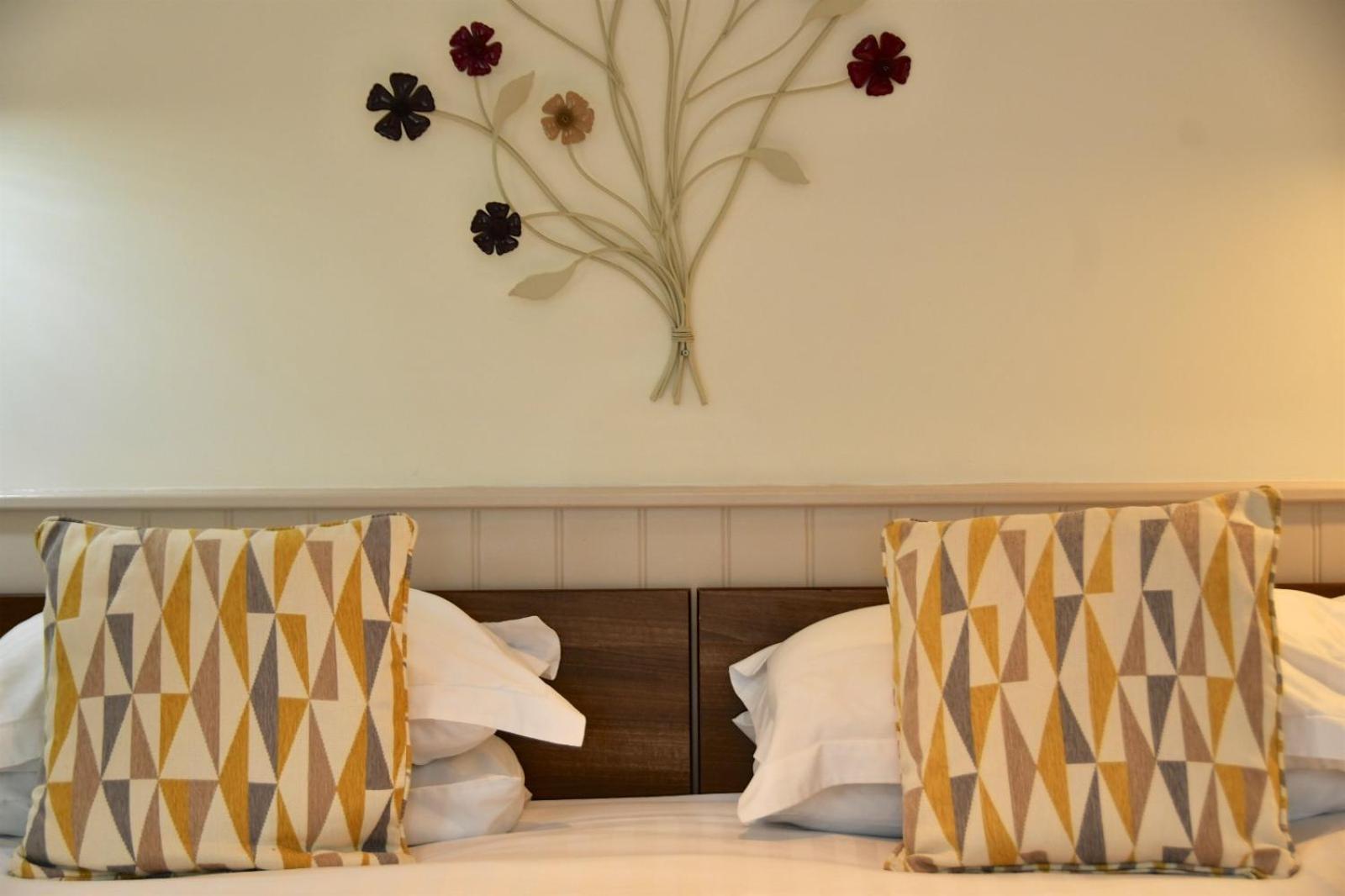 Tudor Lodge Bed & Breakfast Manorbier Ngoại thất bức ảnh