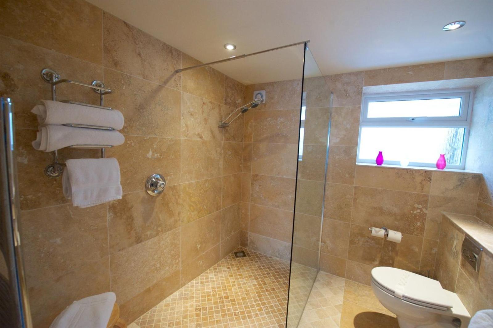 Tudor Lodge Bed & Breakfast Manorbier Ngoại thất bức ảnh