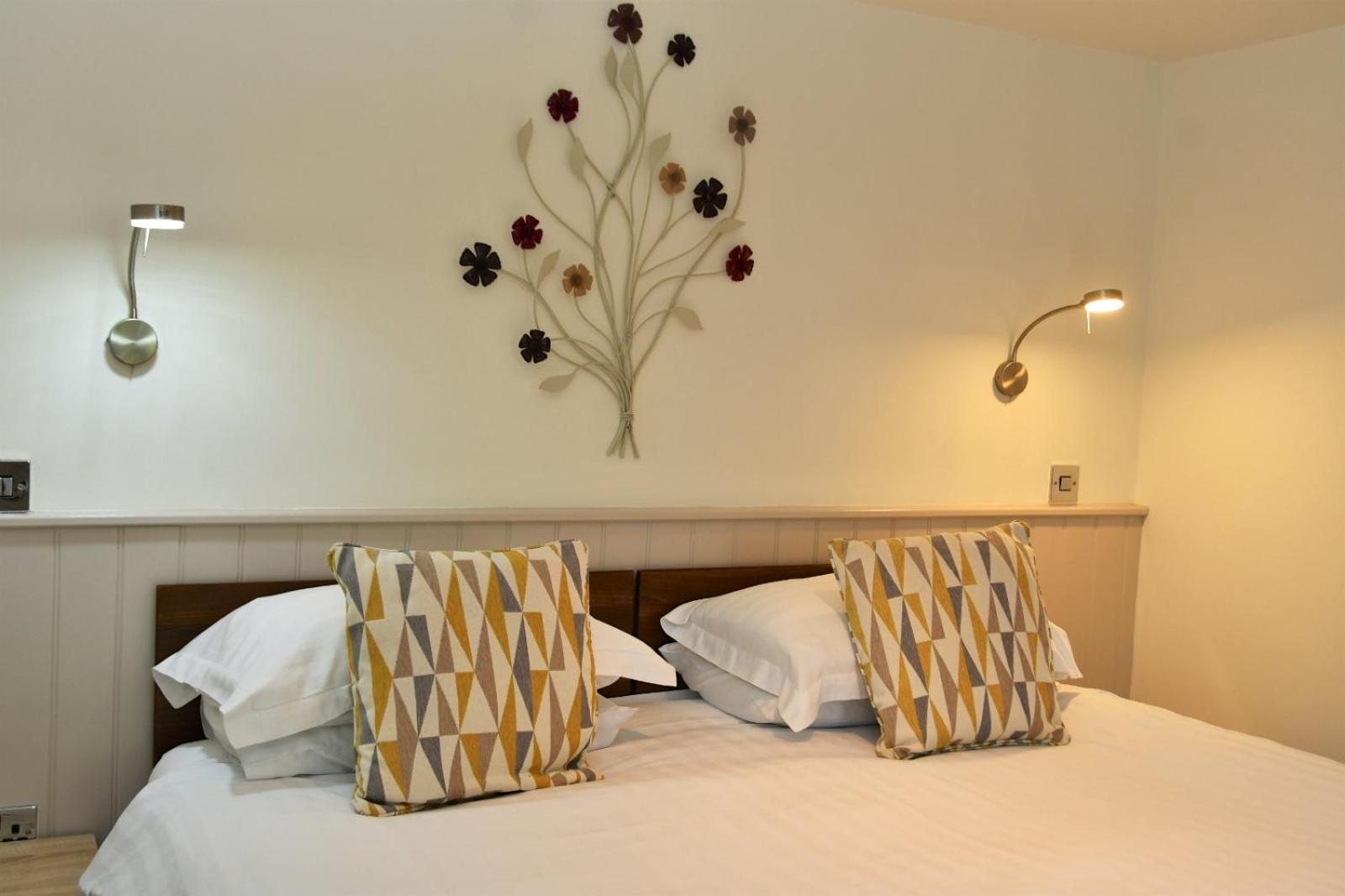 Tudor Lodge Bed & Breakfast Manorbier Ngoại thất bức ảnh