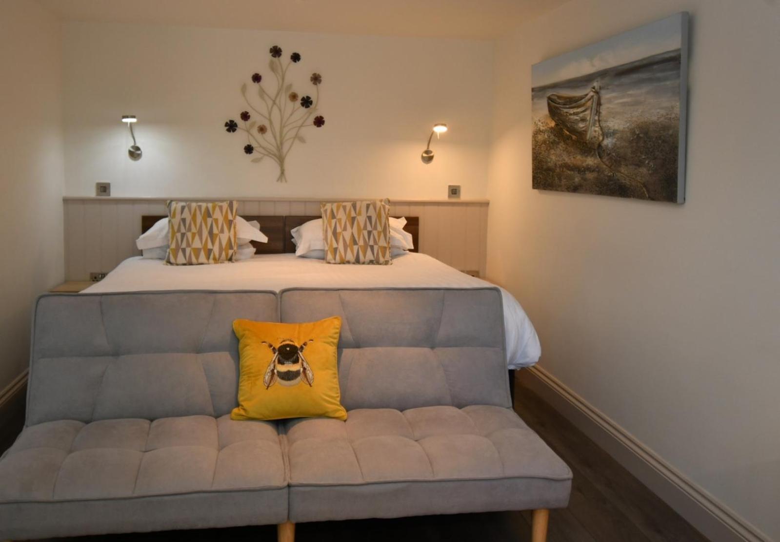 Tudor Lodge Bed & Breakfast Manorbier Ngoại thất bức ảnh