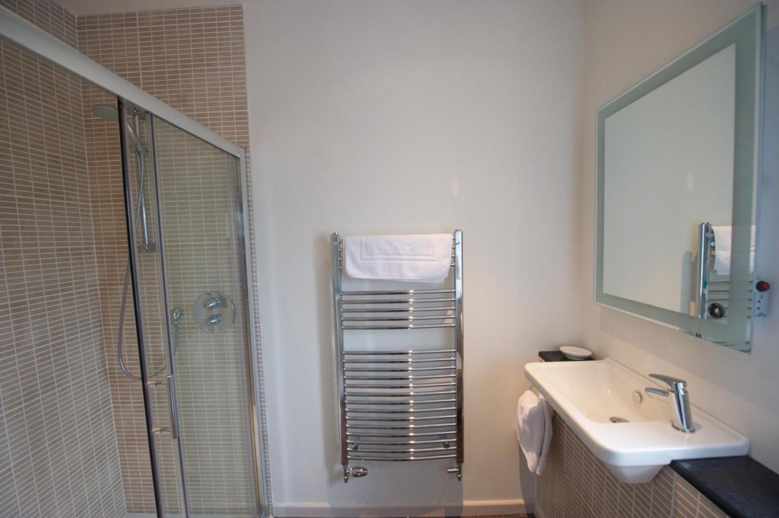 Tudor Lodge Bed & Breakfast Manorbier Ngoại thất bức ảnh
