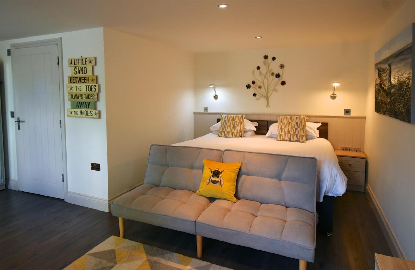 Tudor Lodge Bed & Breakfast Manorbier Ngoại thất bức ảnh