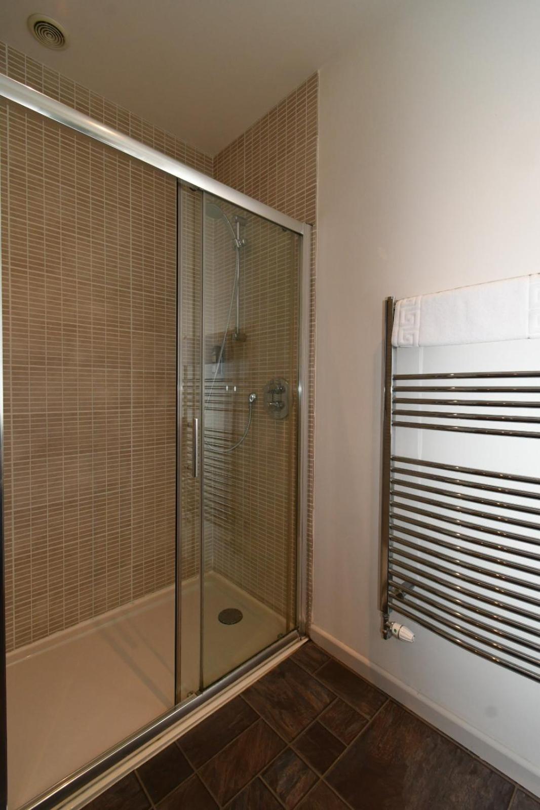 Tudor Lodge Bed & Breakfast Manorbier Ngoại thất bức ảnh