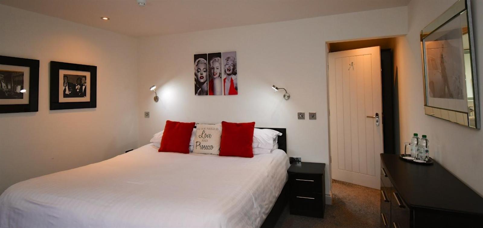 Tudor Lodge Bed & Breakfast Manorbier Ngoại thất bức ảnh