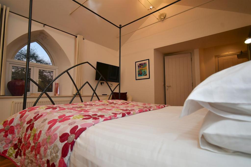 Tudor Lodge Bed & Breakfast Manorbier Ngoại thất bức ảnh
