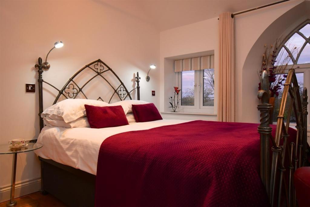 Tudor Lodge Bed & Breakfast Manorbier Ngoại thất bức ảnh